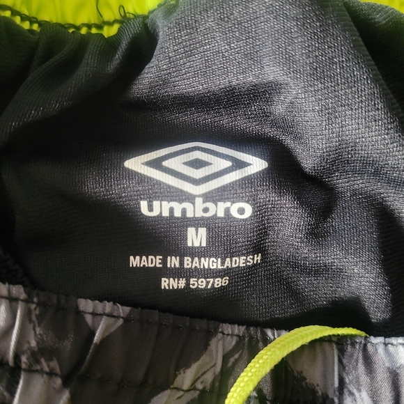 Umbro Ladies Running Shorts  Size M - Picture 3 of 5